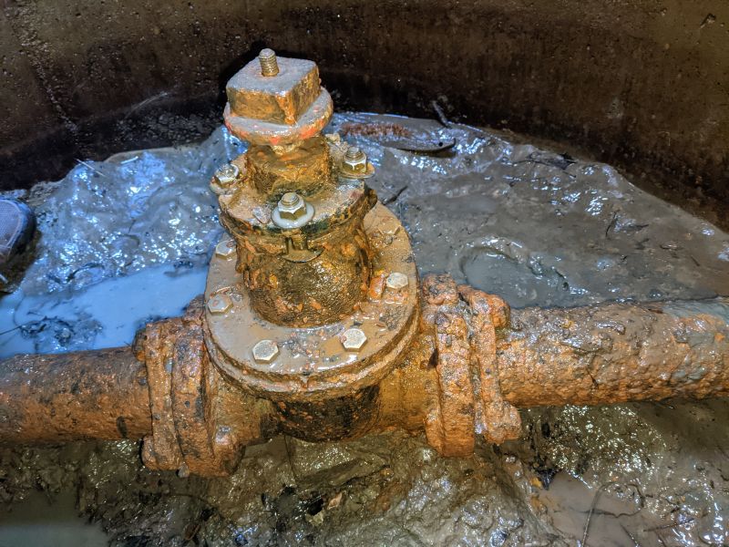 File:Original Water Gate Valve.jpg